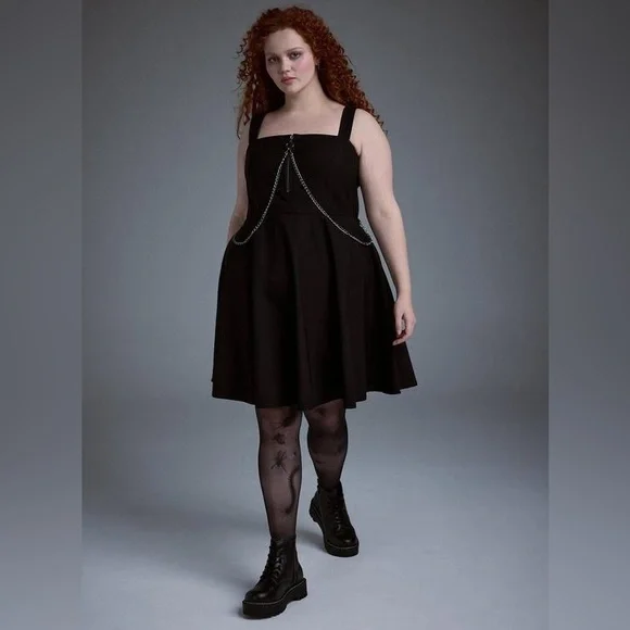 Torrid | Nightfall Chain Mini Dress - Picture 5 of 5